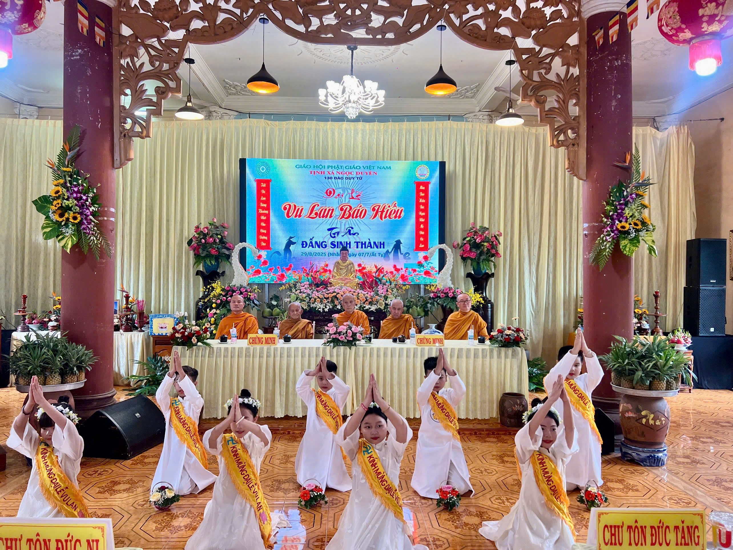 An Nhơn Trang nghiêm tổ chức Đại lễ Vu lan báo hiếu, Cài hoa hiếu hạnh tại tịnh xá Ngọc Duyên